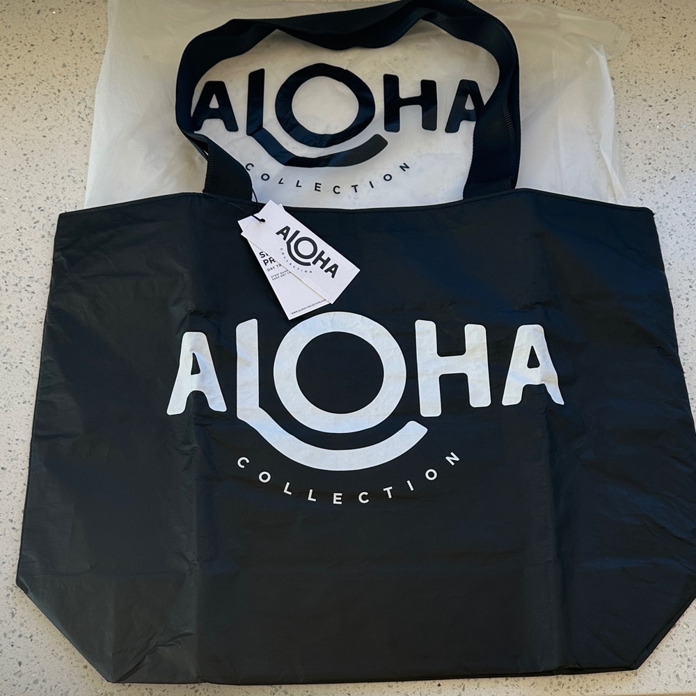 ALOHA Collection Black and White Day Tripper Tote